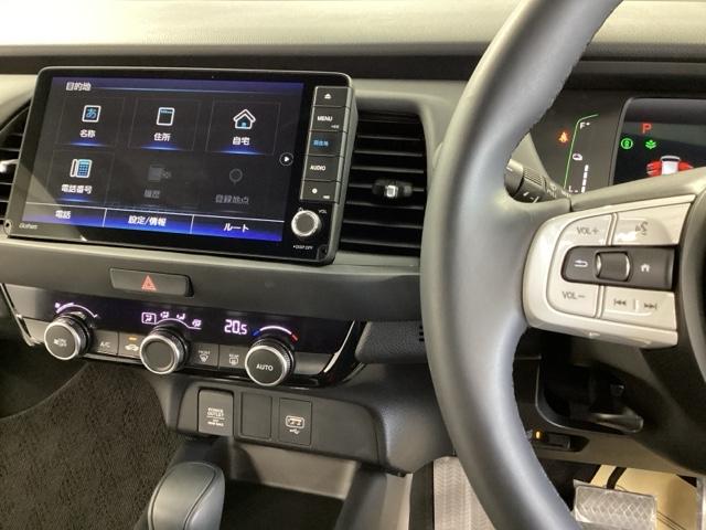 フィット e:HEVホーム 純正ナビ フルセグ リアカメラ 前後誤発進抑制機能 クリソナ 助手席エアバッグ 運転席エアバッグ アイドリングストップ 禁煙 LEDライト USB接続 バックカメラ ABS サイドエアバッグ キーレス(2枚目)