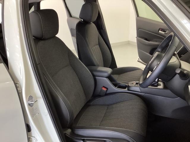 フィット e:HEVホーム 純正ナビ フルセグ リアカメラ 前後誤発進抑制機能 クリソナ 助手席エアバッグ 運転席エアバッグ アイドリングストップ 禁煙 LEDライト USB接続 バックカメラ ABS サイドエアバッグ キーレス(19枚目)