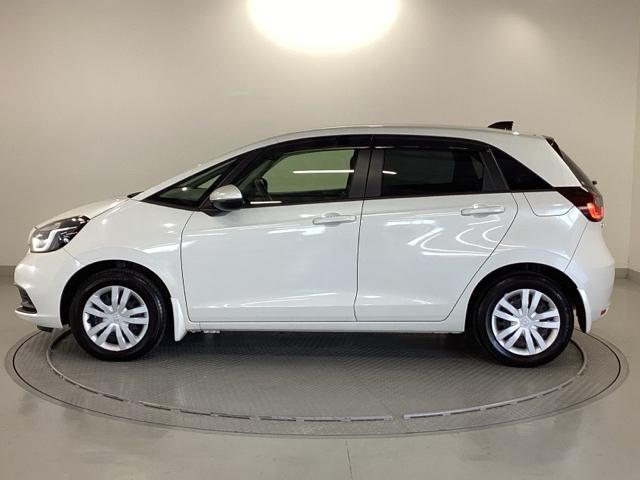 フィット e:HEVホーム 純正ナビ フルセグ リアカメラ 前後誤発進抑制機能 クリソナ 助手席エアバッグ 運転席エアバッグ アイドリングストップ 禁煙 LEDライト USB接続 バックカメラ ABS サイドエアバッグ キーレス(37枚目)