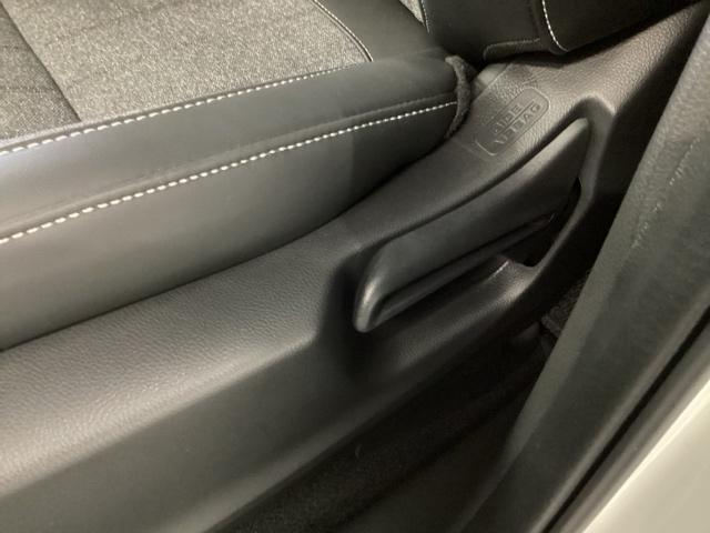 フィット e:HEVホーム 純正ナビ フルセグ リアカメラ 前後誤発進抑制機能 クリソナ 助手席エアバッグ 運転席エアバッグ アイドリングストップ 禁煙 LEDライト USB接続 バックカメラ ABS サイドエアバッグ キーレス(41枚目)