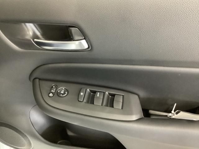 フィット e:HEVホーム 純正ナビ フルセグ リアカメラ 前後誤発進抑制機能 クリソナ 助手席エアバッグ 運転席エアバッグ アイドリングストップ 禁煙 LEDライト USB接続 バックカメラ ABS サイドエアバッグ キーレス(52枚目)