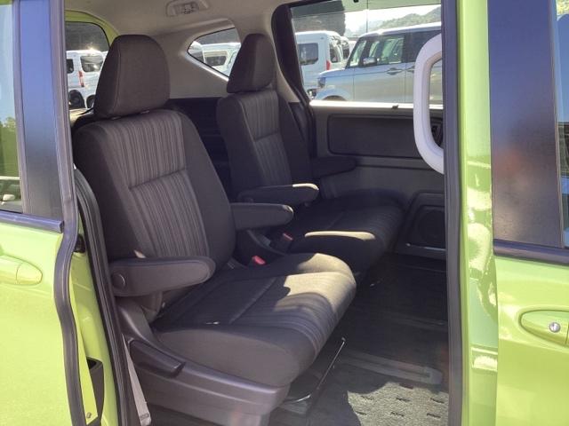 フリード Ｇ・ホンダセンシング　メモリーナビ　ＥＴＣ　リアカメラ　Ｆセグ　追突被害軽減ブレーキ　ｉストップ　Ｗエアバッグ　パワーウィンドウ　アクティブクルーズコントロール　スマートキ　カラーバックモニター　整備点検記録簿　ＶＳＡ（17枚目）