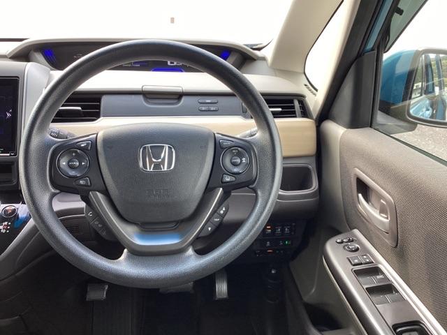 フリードハイブリッド ハイブリッド・Gホンダセンシング メモリーナビ ドラレコ ETC リアカメラ 軽減ブレーキ キーフリーシステム 記録簿 DVD再生可能 ECON 後カメラ Aクルーズ 地デジフルセグTV LEDヘッドランプ 横滑防止 ドライブレコーダ(3枚目)