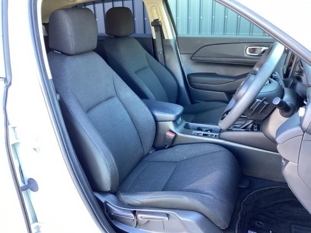 ヴェゼル ｅ：ＨＥＶＸ　純正ナビ　フルセグ　リアカメラ　前後障害物センサー　ＡＡＣ　イモビライザー　スマ－トキ－　誤発進抑制　ＰＷ　クルコン　ＥＳＣ　ＥＴＣ装備　キーフリー　ＬＥＤヘッドランプ　ナビＴＶ　ＤＶＤ再生可　ＡＢＳ（19枚目）