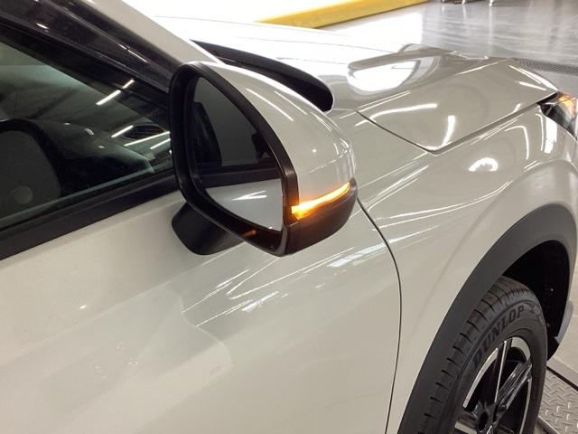 ヴェゼル ｅ：ＨＥＶＸ　純正ナビ　フルセグ　リアカメラ　前後障害物センサー　ＡＡＣ　イモビライザー　スマ－トキ－　誤発進抑制　ＰＷ　クルコン　ＥＳＣ　ＥＴＣ装備　キーフリー　ＬＥＤヘッドランプ　ナビＴＶ　ＤＶＤ再生可　ＡＢＳ（31枚目）