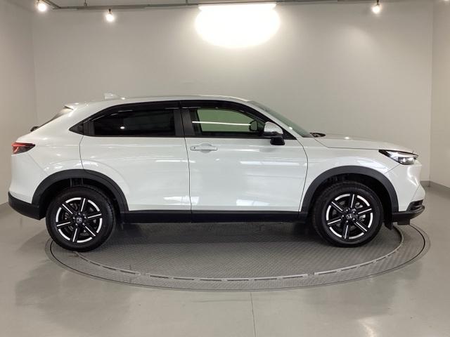 ヴェゼル ｅ：ＨＥＶＸ　純正ナビ　フルセグ　リアカメラ　前後障害物センサー　ＡＡＣ　イモビライザー　スマ－トキ－　誤発進抑制　ＰＷ　クルコン　ＥＳＣ　ＥＴＣ装備　キーフリー　ＬＥＤヘッドランプ　ナビＴＶ　ＤＶＤ再生可　ＡＢＳ（32枚目）