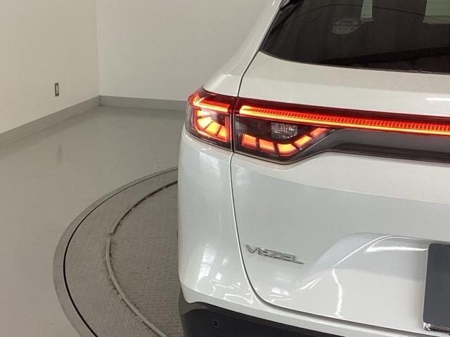 ヴェゼル ｅ：ＨＥＶＸ　純正ナビ　フルセグ　リアカメラ　前後障害物センサー　ＡＡＣ　イモビライザー　スマ－トキ－　誤発進抑制　ＰＷ　クルコン　ＥＳＣ　ＥＴＣ装備　キーフリー　ＬＥＤヘッドランプ　ナビＴＶ　ＤＶＤ再生可　ＡＢＳ（36枚目）