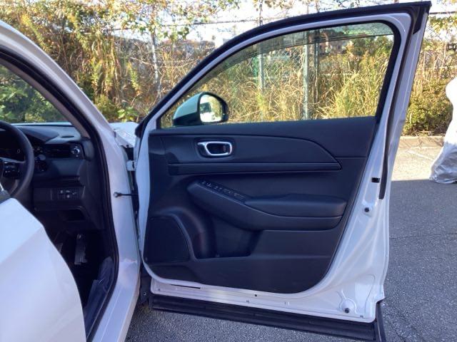 ヴェゼル ｅ：ＨＥＶＸ　純正ナビ　フルセグ　リアカメラ　前後障害物センサー　ＡＡＣ　イモビライザー　スマ－トキ－　誤発進抑制　ＰＷ　クルコン　ＥＳＣ　ＥＴＣ装備　キーフリー　ＬＥＤヘッドランプ　ナビＴＶ　ＤＶＤ再生可　ＡＢＳ（50枚目）