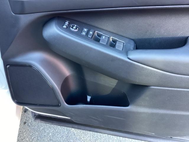 ヴェゼル ｅ：ＨＥＶＸ　純正ナビ　フルセグ　リアカメラ　前後障害物センサー　ＡＡＣ　イモビライザー　スマ－トキ－　誤発進抑制　ＰＷ　クルコン　ＥＳＣ　ＥＴＣ装備　キーフリー　ＬＥＤヘッドランプ　ナビＴＶ　ＤＶＤ再生可　ＡＢＳ（52枚目）