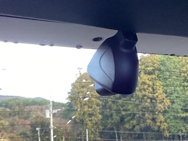 ヴェゼル e:HEVZ メモリーナビ ドラレコ ETC リアカメラ 衝突回避支援ブレーキ機能 スマキ Pトランク フルオートエアコン Dレコ エアバッグ 両席エアバック Rカメ 記録簿付 パワーウィンドウ LEDランプ(15枚目)