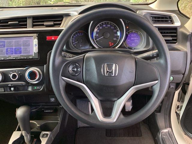 ��ɂȂ��ފ��o�̃X�e�A�����O�ł��B�����S�n�A�f�U�C�����A���쐫�ɂ���������A�C�e���ł��B