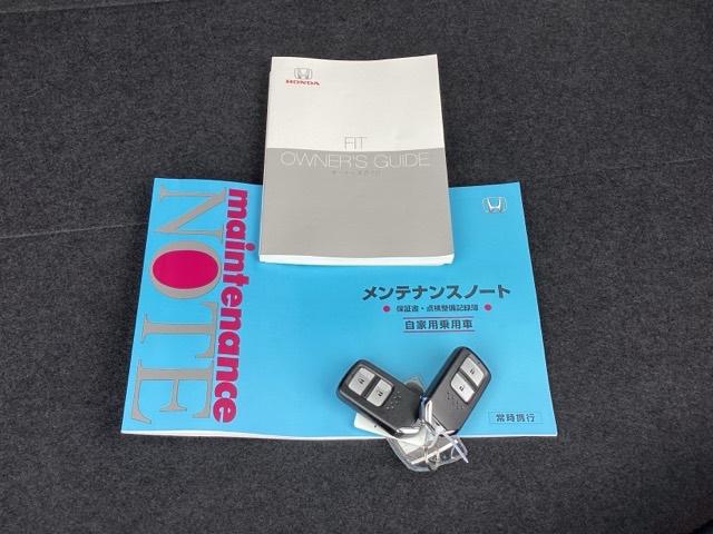 ホーム　純正メモリーナビリアカメラ　記録簿付　バックカメラ付き　前後センサー　ＡＡＣ　サイドＳＲＳ　盗難防止システム　スマキ－　オートクルーズコントロール　エアバック　ＶＳＡ　キーレス　パワーウインドウ(19枚目)