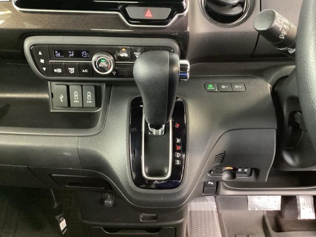 Ｎ－ＢＯＸカスタム Ｇ・Ｌターボホンダセンシング　純正メモリーナビ　両側電動スライドドア　Ｗ電動ドア　スマートキー・プッシュスタート　ブレーキサポート　助手席エアバック　サイドカーテンエアバック　アクティブクルーズコントロール　バックアイカメラ　ＰＷ（13枚目）