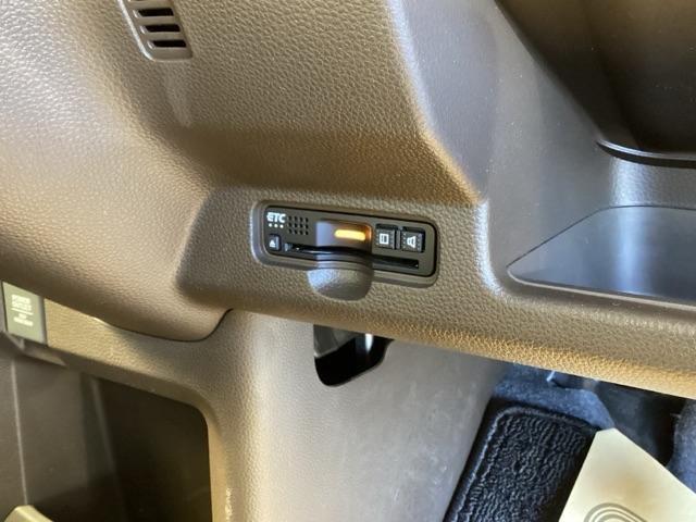 N-WGN Lホンダセンシング 純正ナビ フルセグ リアカメラ ETC装備 Bモニタ 誤発進抑制 シートヒータ DVD 横滑り防止機能 USBポート パーキングセンサー セキュリティアラーム キーフリー ナビTV スマートキー(15枚目)