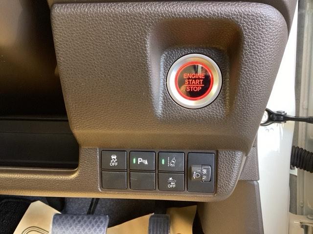 N-WGN Lホンダセンシング 純正ナビ フルセグ リアカメラ ETC装備 Bモニタ 誤発進抑制 シートヒータ DVD 横滑り防止機能 USBポート パーキングセンサー セキュリティアラーム キーフリー ナビTV スマートキー(16枚目)