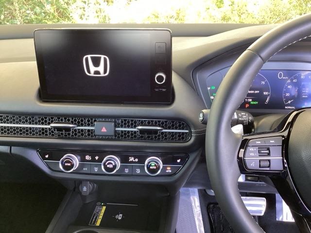 ZR-V e:HEVZ特別仕様車ブラックスタイル 純正メモリナビ 本革パワーシート ETC アラウンドビューモニター LEDヘッドランプ スマ-トキ- クルコン 電動シート オートライト ドライブレコーダー 記録簿 シートヒーター 本革シート ESC(3枚目)