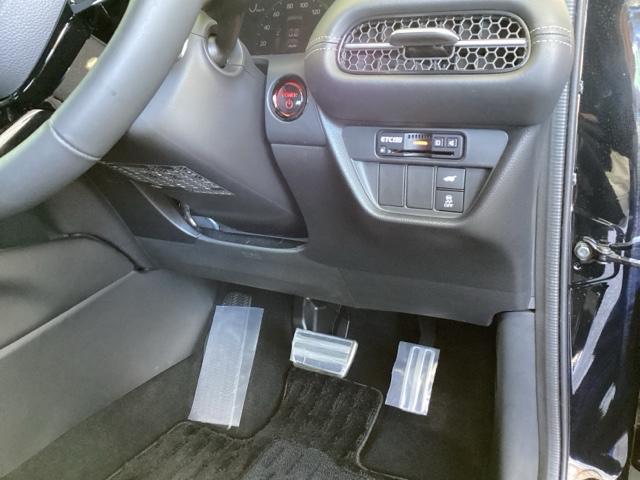 ZR-V e:HEVZ特別仕様車ブラックスタイル 純正メモリナビ 本革パワーシート ETC アラウンドビューモニター LEDヘッドランプ スマ-トキ- クルコン 電動シート オートライト ドライブレコーダー 記録簿 シートヒーター 本革シート ESC(15枚目)