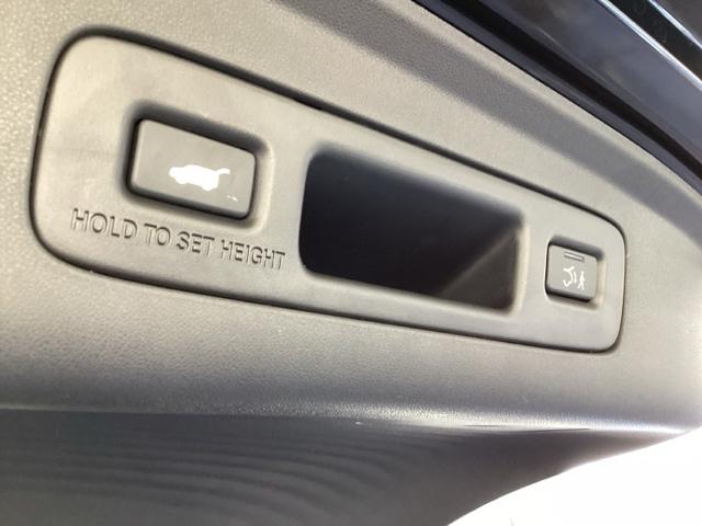 ZR-V e:HEVZ特別仕様車ブラックスタイル 純正メモリナビ 本革パワーシート ETC アラウンドビューモニター LEDヘッドランプ スマ-トキ- クルコン 電動シート オートライト ドライブレコーダー 記録簿 シートヒーター 本革シート ESC(67枚目)