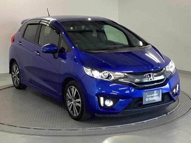 フィットハイブリッド Ｓパッケージ　純正メモリーナビ　衝突低減ブレーキ　点検記録簿　サイドエアバック　リアカメラ　ＵＳＢ　ＶＳＡ　クルコン　地デジＴＶ　イモビライザー　パワーウィンドウ　スマキー　ＤＶＤ再生　ナビＴＶ　ＥＴＣ付　パワステ（7枚目）