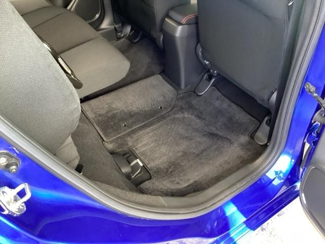 フィットハイブリッド Ｓパッケージ　純正メモリーナビ　衝突低減ブレーキ　点検記録簿　サイドエアバック　リアカメラ　ＵＳＢ　ＶＳＡ　クルコン　地デジＴＶ　イモビライザー　パワーウィンドウ　スマキー　ＤＶＤ再生　ナビＴＶ　ＥＴＣ付　パワステ（60枚目）