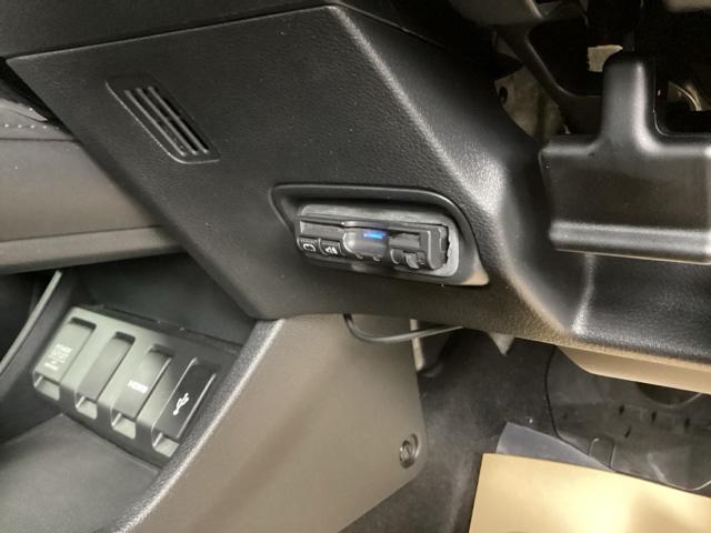 ヴェゼル S 純正ナビ あんしんパッケージ リアカメラ オートエアコン 衝突被害軽減ブレーキ USB サイドエアバック リヤカメラ LEDヘッドランプ クルーズコントロール 盗難防止システム 横滑り防止 ECON(16枚目)