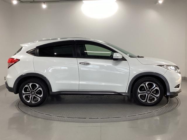 ヴェゼル S 純正ナビ あんしんパッケージ リアカメラ オートエアコン 衝突被害軽減ブレーキ USB サイドエアバック リヤカメラ LEDヘッドランプ クルーズコントロール 盗難防止システム 横滑り防止 ECON(30枚目)