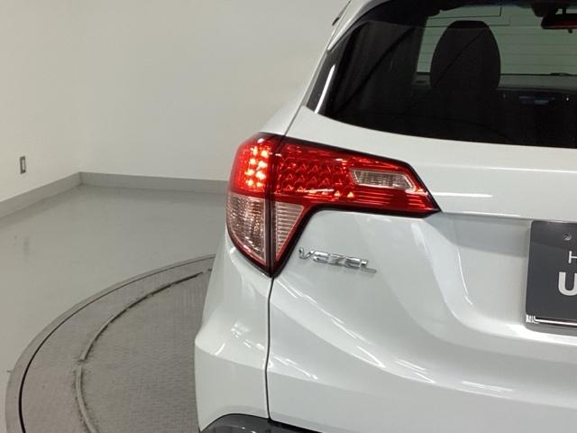 ヴェゼル S 純正ナビ あんしんパッケージ リアカメラ オートエアコン 衝突被害軽減ブレーキ USB サイドエアバック リヤカメラ LEDヘッドランプ クルーズコントロール 盗難防止システム 横滑り防止 ECON(33枚目)