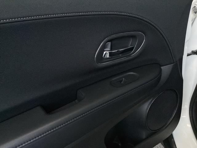 ヴェゼル S 純正ナビ あんしんパッケージ リアカメラ オートエアコン 衝突被害軽減ブレーキ USB サイドエアバック リヤカメラ LEDヘッドランプ クルーズコントロール 盗難防止システム 横滑り防止 ECON(37枚目)