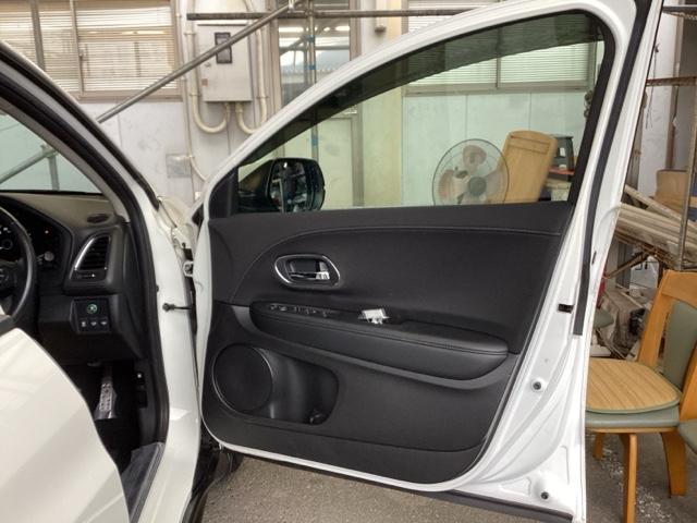 ヴェゼル S 純正ナビ あんしんパッケージ リアカメラ オートエアコン 衝突被害軽減ブレーキ USB サイドエアバック リヤカメラ LEDヘッドランプ クルーズコントロール 盗難防止システム 横滑り防止 ECON(48枚目)