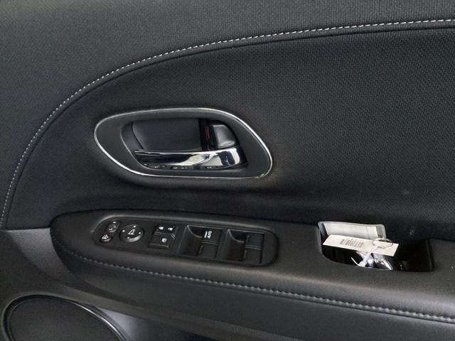 ヴェゼル S 純正ナビ あんしんパッケージ リアカメラ オートエアコン 衝突被害軽減ブレーキ USB サイドエアバック リヤカメラ LEDヘッドランプ クルーズコントロール 盗難防止システム 横滑り防止 ECON(49枚目)