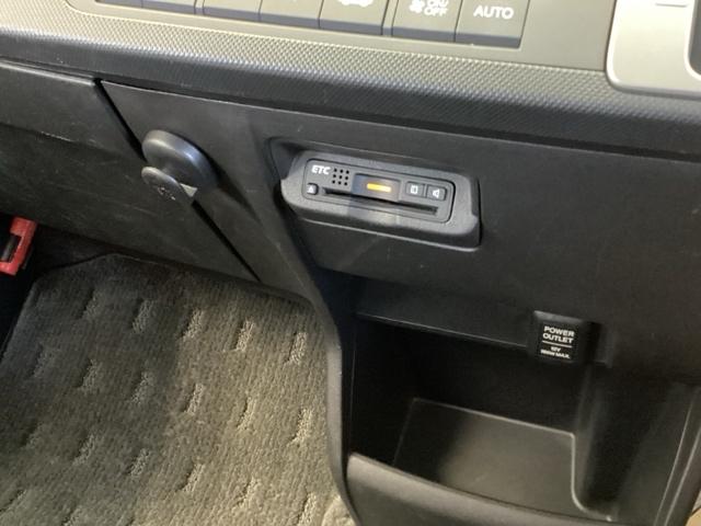 フリード Gプレミアムエディション 純正ナビ フルセグ リアカメラ 地デジTV 盗難防止 VSA Bカメラ オートクルーズ キーレスキー パワステ AAC ETC車載器 3列シート パワーウィンド ABS Wエアバック エアバッグ(14枚目)