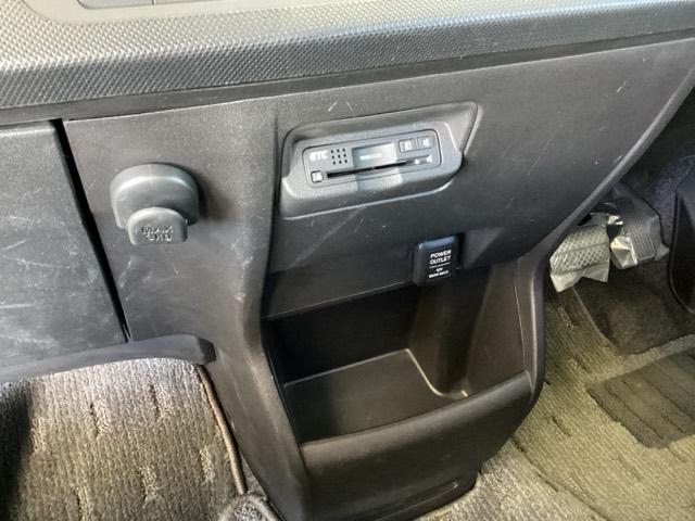 フリード Gプレミアムエディション 純正ナビ フルセグ リアカメラ 地デジTV 盗難防止 VSA Bカメラ オートクルーズ キーレスキー パワステ AAC ETC車載器 3列シート パワーウィンド ABS Wエアバック エアバッグ(42枚目)