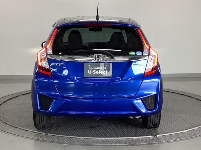 フィットハイブリッド Fパッケージ 純正メモリーナビ ドラレコ リアカメラ 地デジTV 盗難警報装置 記録簿有り AUTOエアコン Dレコ 助手席エアバック ECON ETC付き リヤカメラ ABS付 DVD視聴 横滑り防止システム(9枚目)