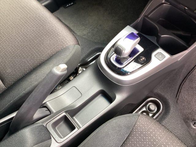 フィットハイブリッド Fパッケージ 純正メモリーナビ ドラレコ リアカメラ 地デジTV 盗難警報装置 記録簿有り AUTOエアコン Dレコ 助手席エアバック ECON ETC付き リヤカメラ ABS付 DVD視聴 横滑り防止システム(13枚目)