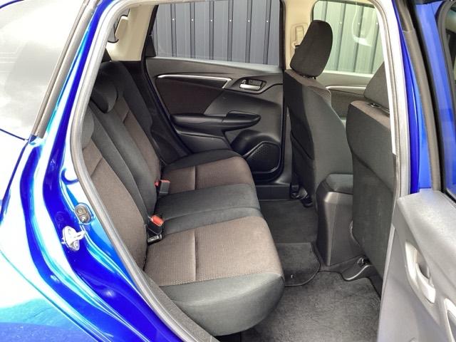 フィットハイブリッド Fパッケージ 純正メモリーナビ ドラレコ リアカメラ 地デジTV 盗難警報装置 記録簿有り AUTOエアコン Dレコ 助手席エアバック ECON ETC付き リヤカメラ ABS付 DVD視聴 横滑り防止システム(17枚目)