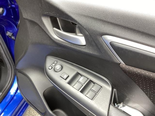 フィットハイブリッド Fパッケージ 純正メモリーナビ ドラレコ リアカメラ 地デジTV 盗難警報装置 記録簿有り AUTOエアコン Dレコ 助手席エアバック ECON ETC付き リヤカメラ ABS付 DVD視聴 横滑り防止システム(48枚目)