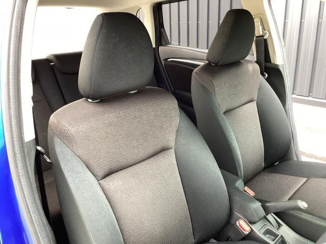 フィットハイブリッド Fパッケージ 純正メモリーナビ ドラレコ リアカメラ 地デジTV 盗難警報装置 記録簿有り AUTOエアコン Dレコ 助手席エアバック ECON ETC付き リヤカメラ ABS付 DVD視聴 横滑り防止システム(53枚目)