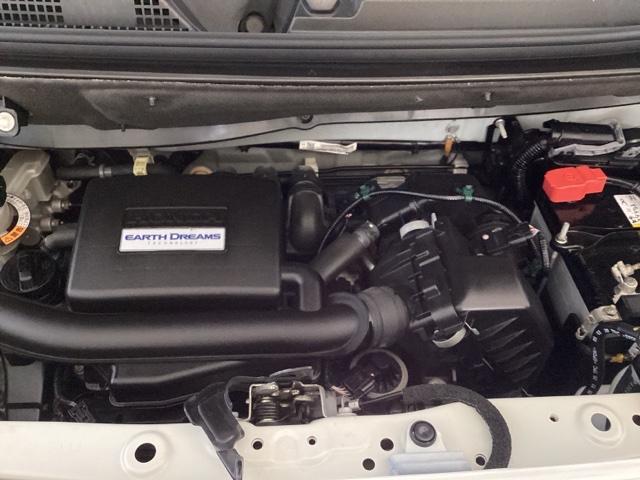 エンジンルームもしっかり洗浄していますので、覗いてみてください。