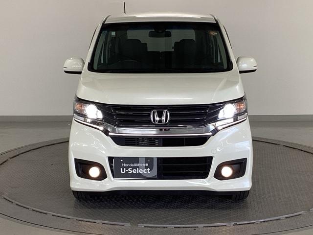 ディスチャージヘッドライト【ＨＩＤ】を装備していますのでとても明るく、夜間の走行や雨の日も安全・安心です。