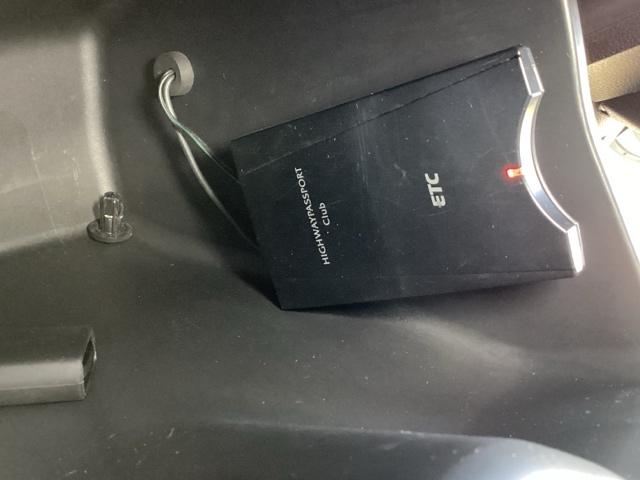 ＥＴＣ付いてます。ＥＴＣが使用可能な道路通行料はキャッシュレスでスマートに走行できます。再セットアップして納車致します。