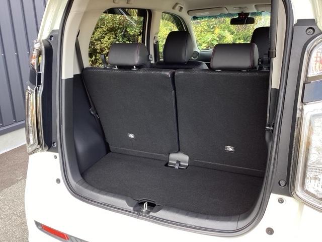 大口なテールゲートです。幅広、低い床面で大きな荷物の出し入れが簡単になります。