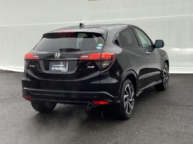 ヴェゼル ＲＳ・ホンダセンシング　純正メモリーナビ　ドラレコ　リアカメラ　盗難防止　バックモニター　サイドエアバック　スマ－トキ－　シートヒータ　ＬＥＤライト　地デジＴＶ　ドライブレコーダー装着車　フルオートエアコン　整備記録簿（8枚目）