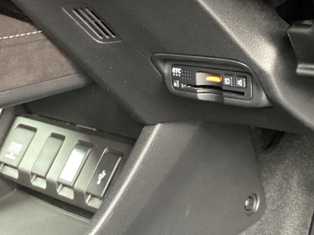 ヴェゼル ＲＳ・ホンダセンシング　純正メモリーナビ　ドラレコ　リアカメラ　盗難防止　バックモニター　サイドエアバック　スマ－トキ－　シートヒータ　ＬＥＤライト　地デジＴＶ　ドライブレコーダー装着車　フルオートエアコン　整備記録簿（12枚目）