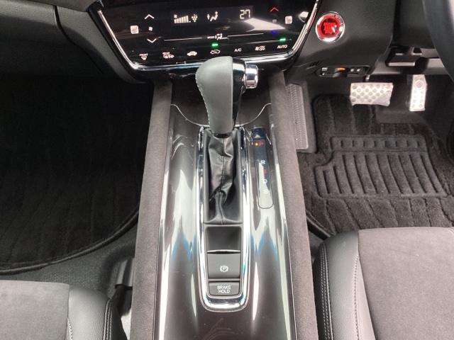 ヴェゼル ＲＳ・ホンダセンシング　純正メモリーナビ　ドラレコ　リアカメラ　盗難防止　バックモニター　サイドエアバック　スマ－トキ－　シートヒータ　ＬＥＤライト　地デジＴＶ　ドライブレコーダー装着車　フルオートエアコン　整備記録簿（15枚目）