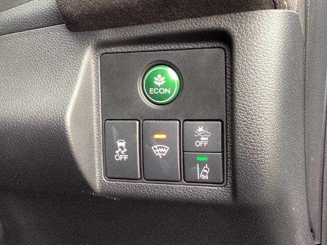 ヴェゼル ＲＳ・ホンダセンシング　純正メモリーナビ　ドラレコ　リアカメラ　盗難防止　バックモニター　サイドエアバック　スマ－トキ－　シートヒータ　ＬＥＤライト　地デジＴＶ　ドライブレコーダー装着車　フルオートエアコン　整備記録簿（18枚目）