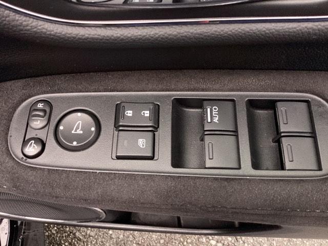 ヴェゼル ＲＳ・ホンダセンシング　純正メモリーナビ　ドラレコ　リアカメラ　盗難防止　バックモニター　サイドエアバック　スマ－トキ－　シートヒータ　ＬＥＤライト　地デジＴＶ　ドライブレコーダー装着車　フルオートエアコン　整備記録簿（26枚目）