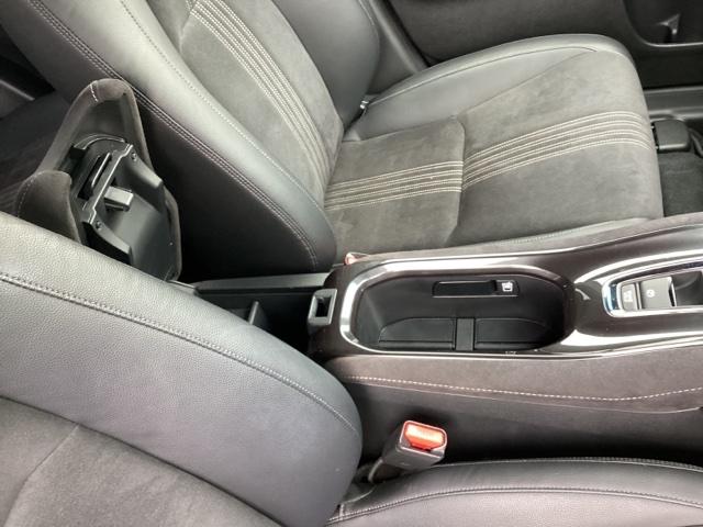 ヴェゼル ＲＳ・ホンダセンシング　純正メモリーナビ　ドラレコ　リアカメラ　盗難防止　バックモニター　サイドエアバック　スマ－トキ－　シートヒータ　ＬＥＤライト　地デジＴＶ　ドライブレコーダー装着車　フルオートエアコン　整備記録簿（33枚目）