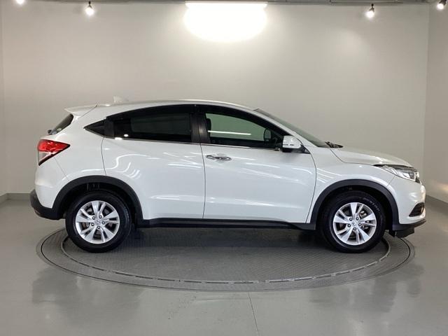 ヴェゼル X・ホンダセンシング 純正メモリーナビ ドラレコ リアカメラ Rカメラ Wエアバッグ 盗難防止 アクティブクルーズコントロール オートエアコン LEDランプ 衝突軽減ブレ-キ パワステ 整備記録簿 Dレコ USBポート(32枚目)