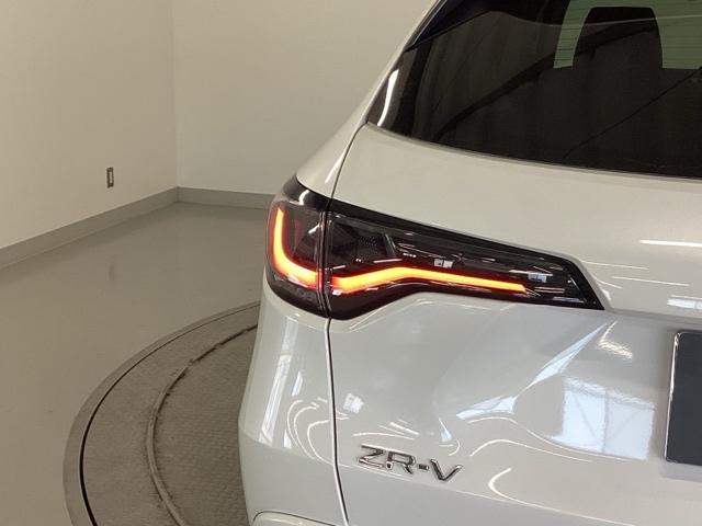 ＺＲ－Ｖ Ｚ　ナビ　ＢＯＳＥプレミアムサウンドシステム　Ｄレコ　盗難防止システム　インテリキー　カーテンエアバック　地デジ　ＶＳＡ　Ｂカメラ　クルコン　ＵＳＢ　エアコン　ターボ　本革シ－ト　クリアランスソナー（34枚目）