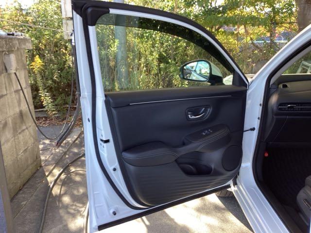 ＺＲ－Ｖ Ｚ　ナビ　ＢＯＳＥプレミアムサウンドシステム　Ｄレコ　盗難防止システム　インテリキー　カーテンエアバック　地デジ　ＶＳＡ　Ｂカメラ　クルコン　ＵＳＢ　エアコン　ターボ　本革シ－ト　クリアランスソナー（36枚目）